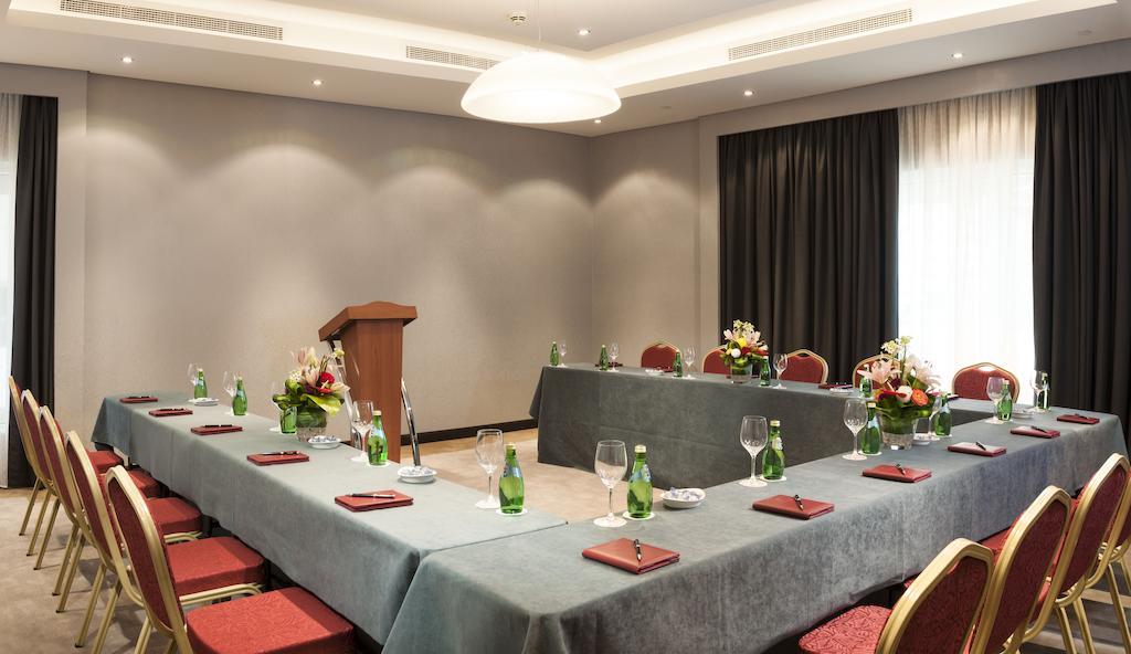 Hotel Warwick 4*