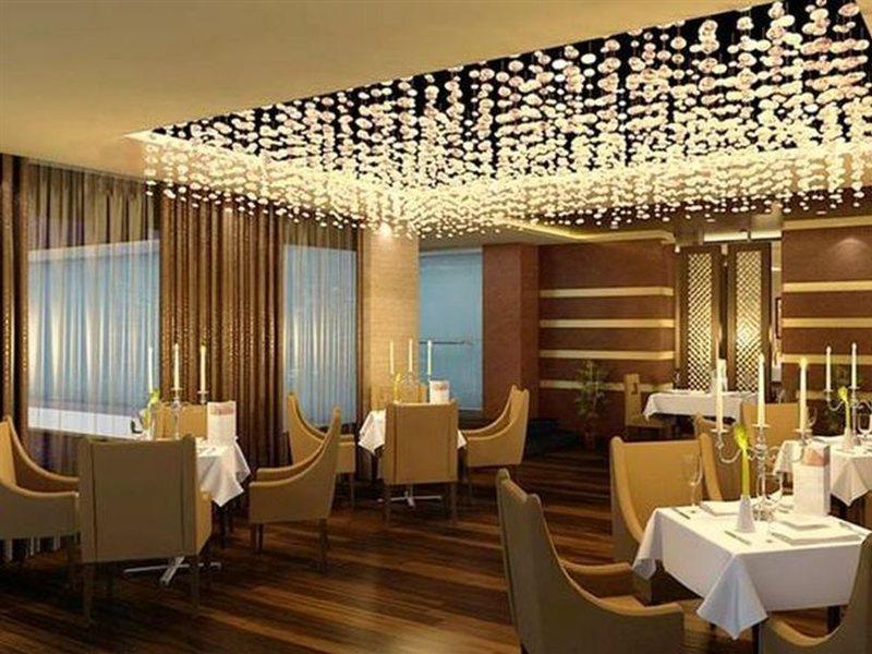 Hotel Warwick 4*