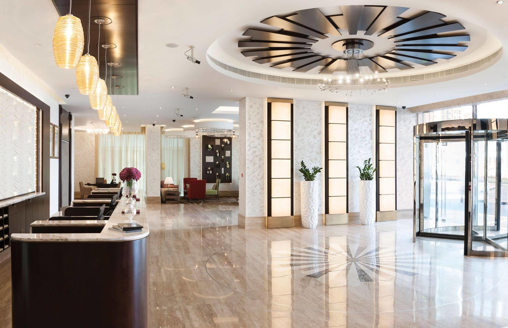 Hotel Warwick 4*